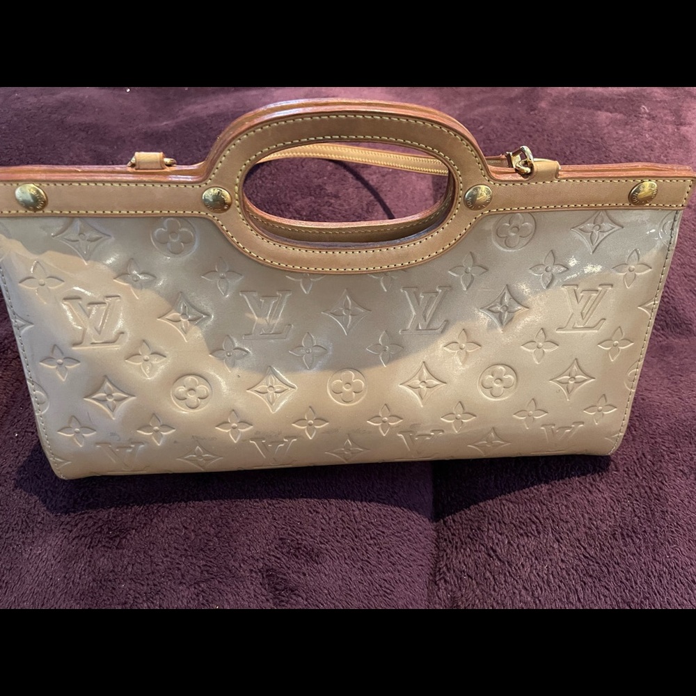 Louis Vuitton Patent Leather Purse-Authentic